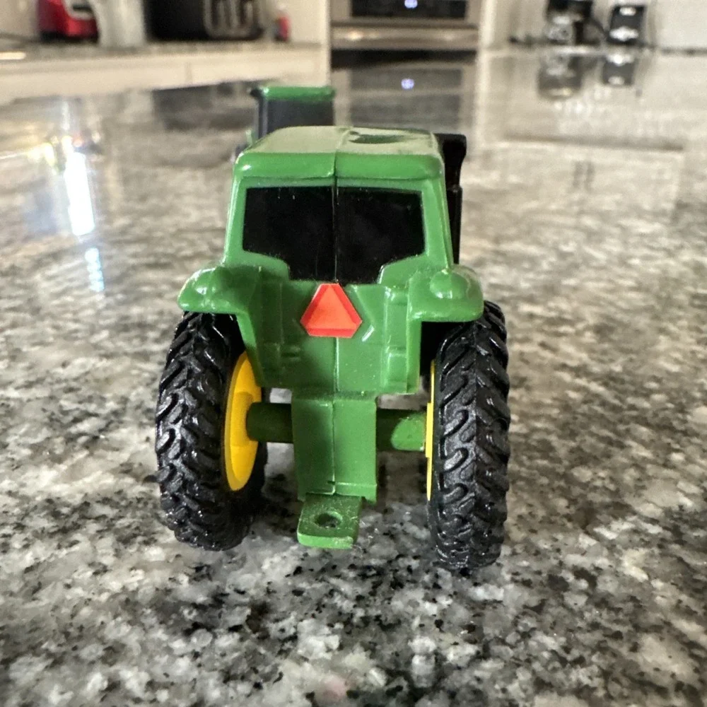 ERTL JOHN DEERE 8520 6400/6402 Tractors 1/64 Plastic Metal Used Toy 2 For 1‎